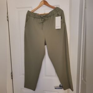 BNWT Lululemon pants